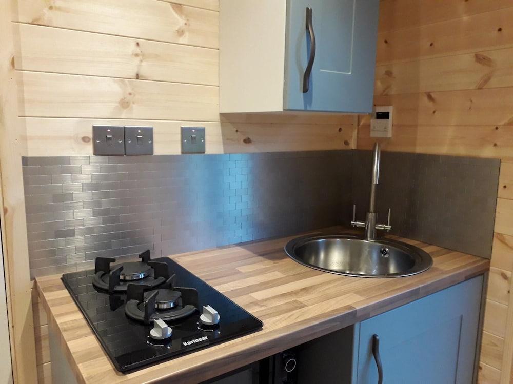 Hornbeam Eco Cabin - Sleeps 2 - Valley View
