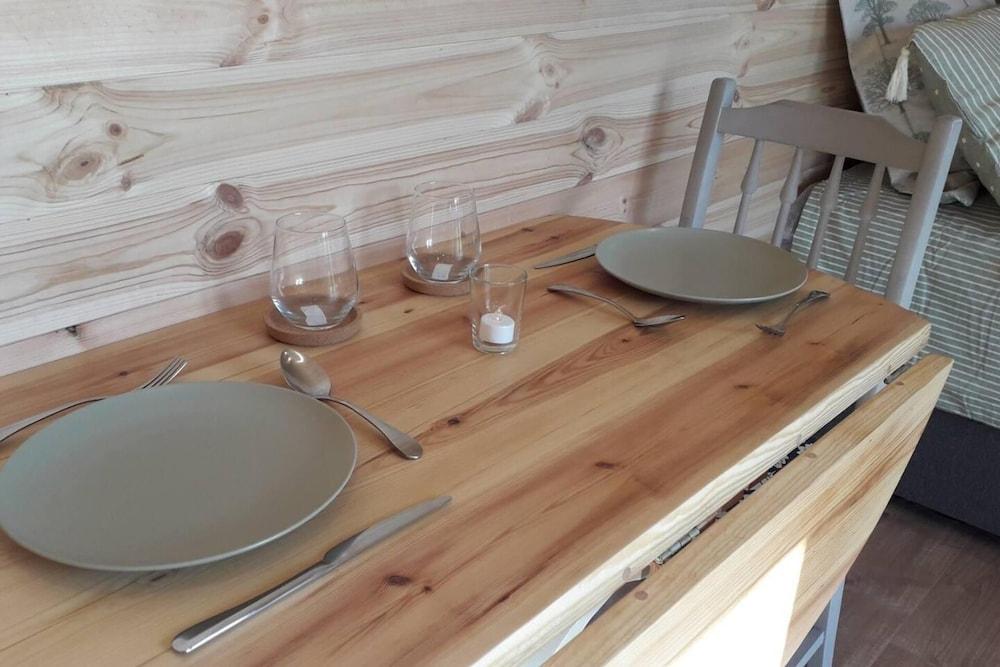 Hornbeam Eco Cabin - Sleeps 2 - Valley View