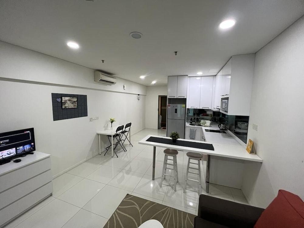 Summer Suites KLCC by Luna