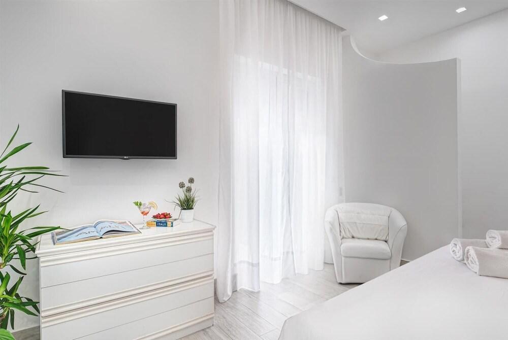 El Royale Suites Sorrento - Blanco