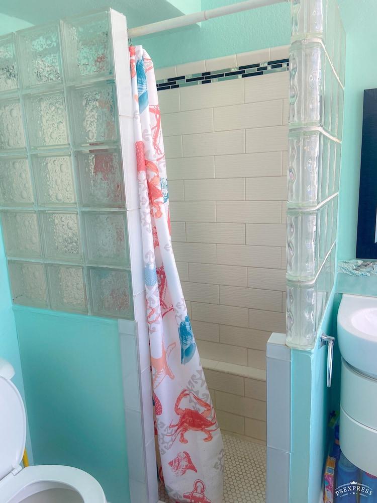 Hawaiian Monarch 1503 Condo by Redawning