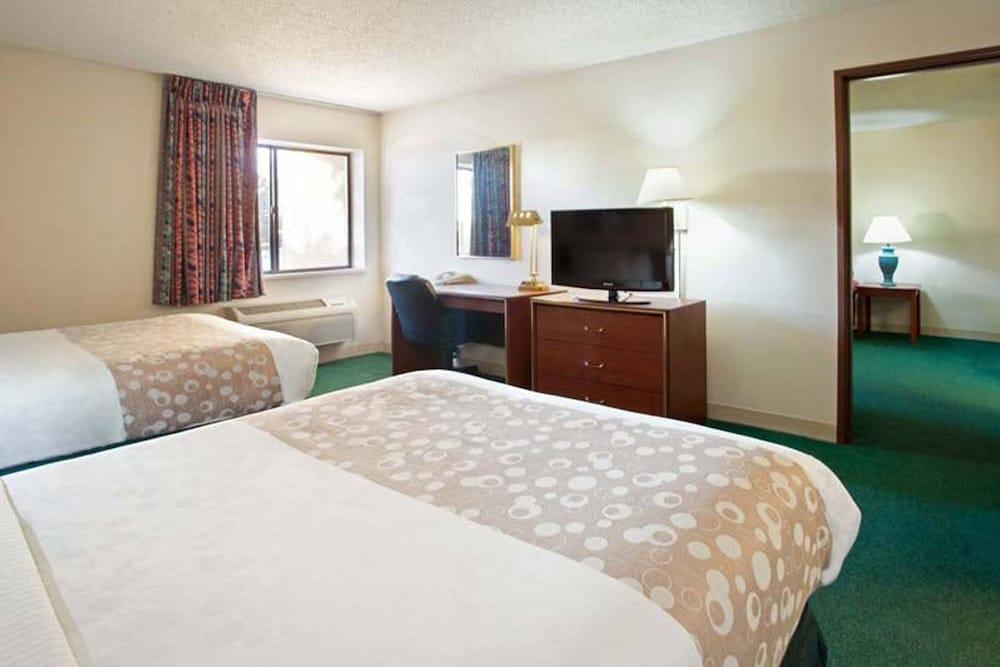 Norwood Inn & Suites by BlissPoint Post Rd Indianapolis