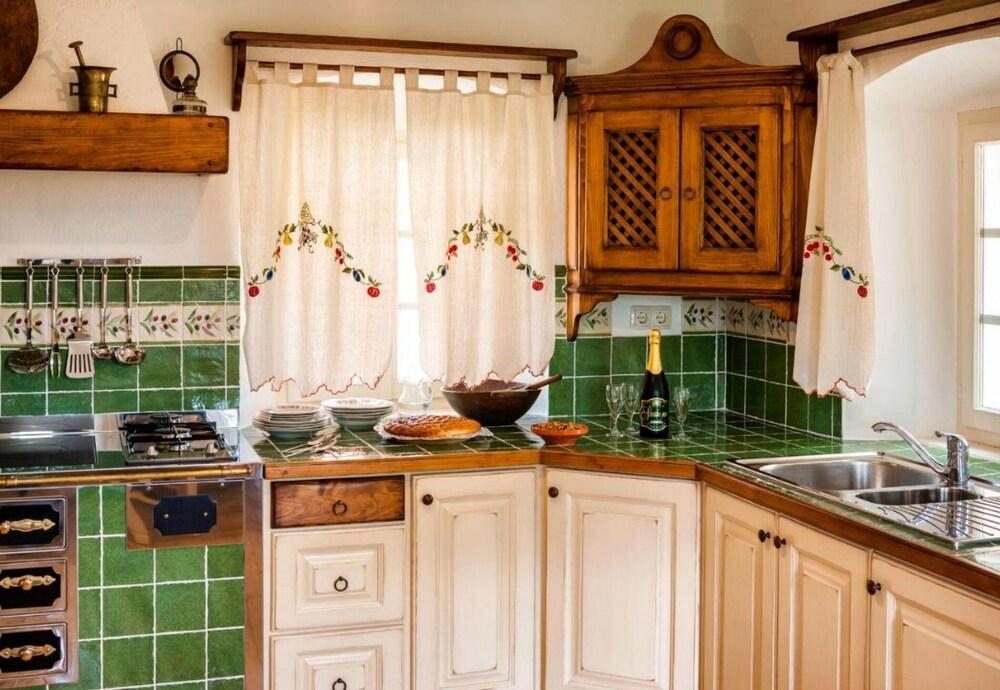 Traditional House Kal With Whirlpool