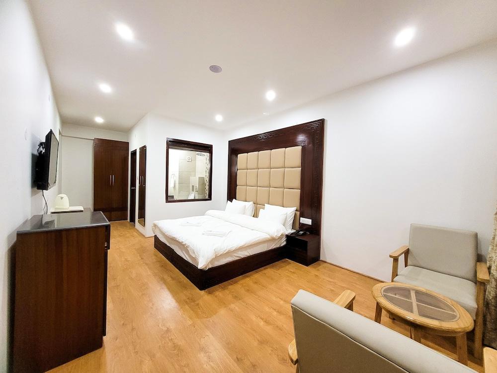 Hotel The Kaiser Palace