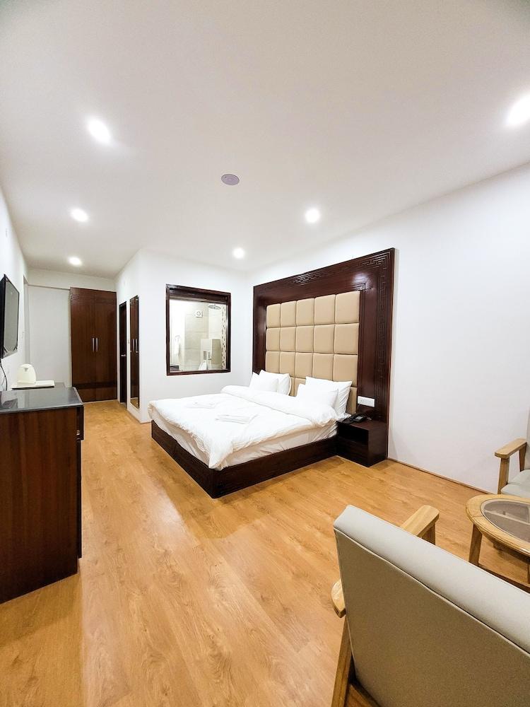 Hotel The Kaiser Palace