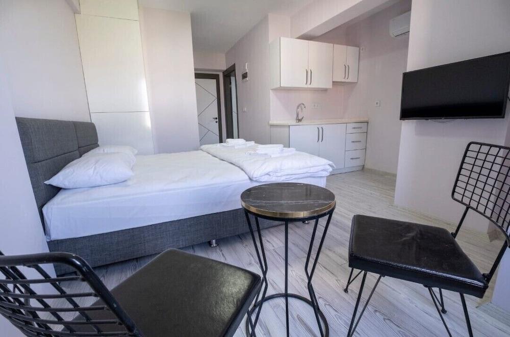 New Blue Izmir Bornova Hotel