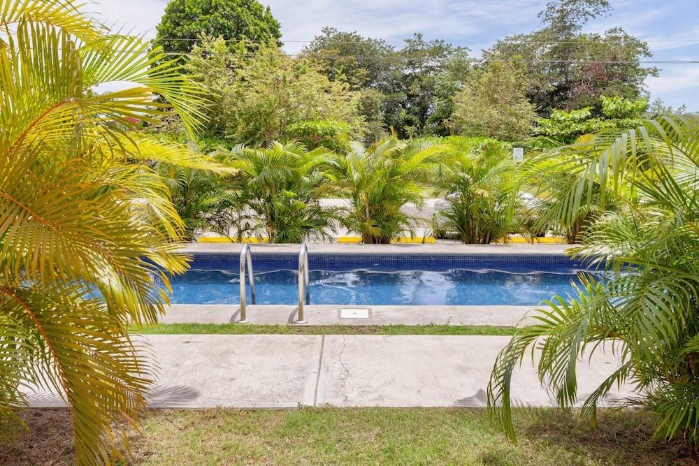 Modern 2BR Condo - Minutes From Jaco Beach - Prime Location