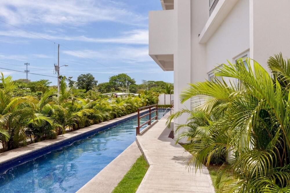 Modern 2BR Condo - Minutes From Jaco Beach - Prime Location