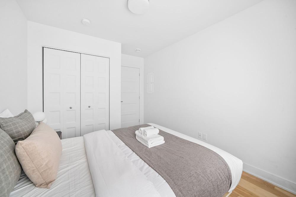 2251 Rue Lespérance