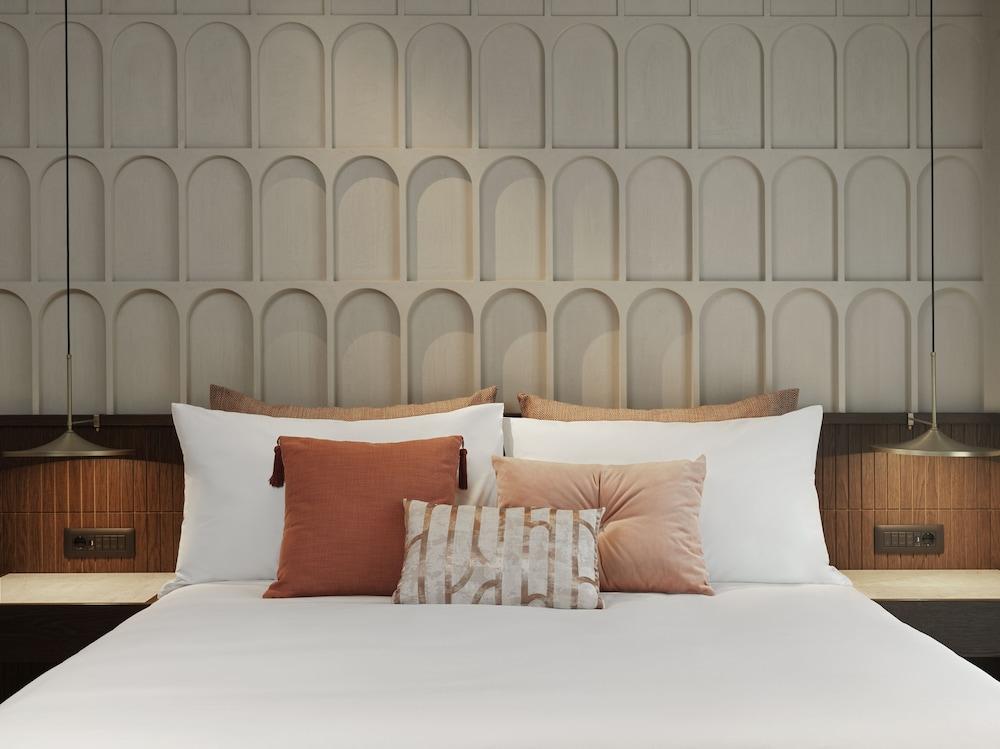 MonAsty, Thessaloniki, Autograph Collection