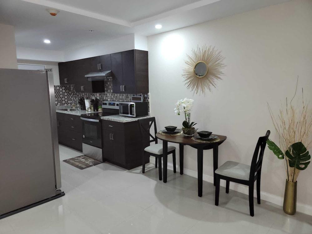 Bayfront Villas and Apt