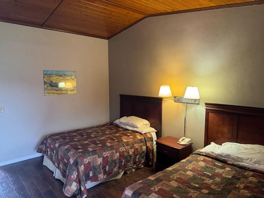 Town & Country Motel