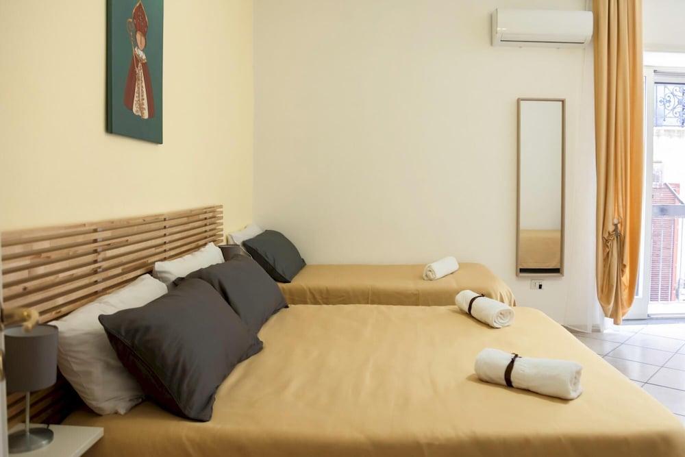 Via Mancini 12 in Napoli