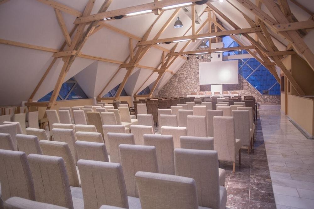 Hotel Borovi Sjenica