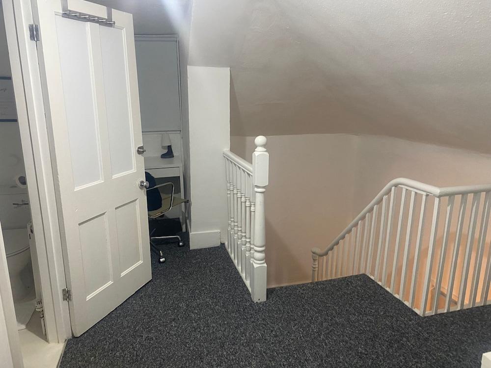 Lovely Large London Apartment, Near Stratford