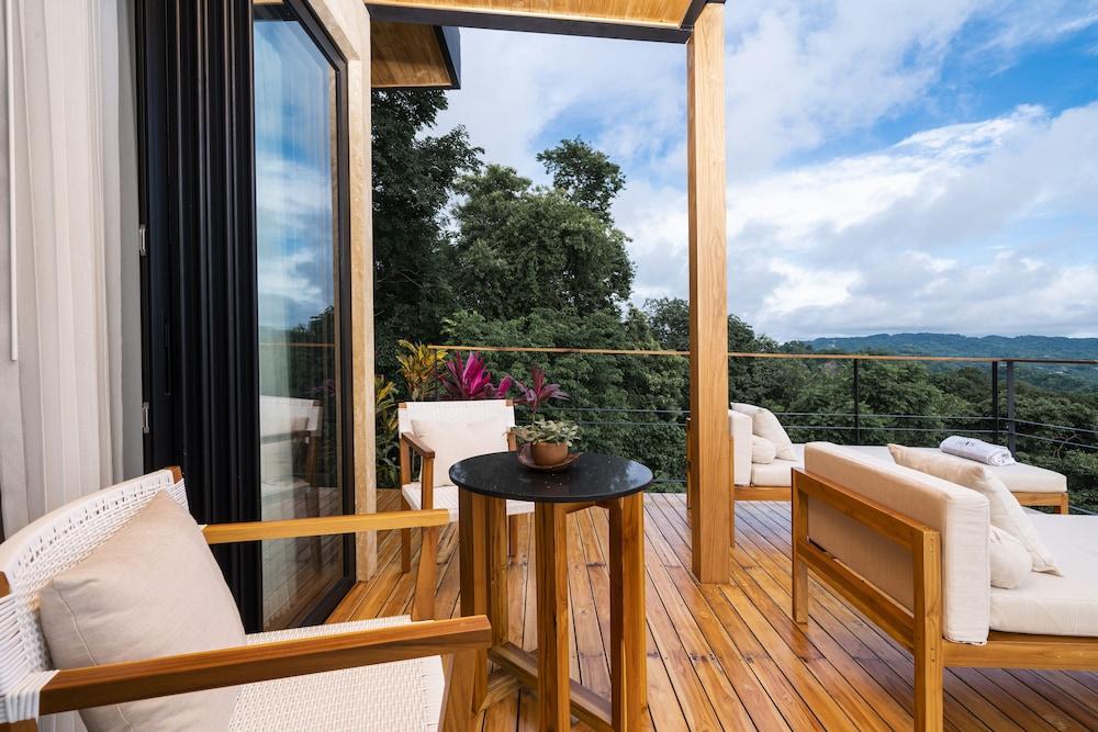 LALOON Luxury Suites - Adults Only