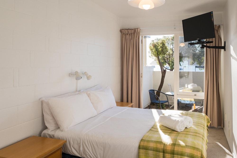 La Voyageur Apartments