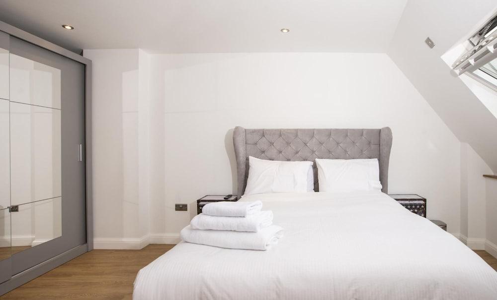 WS Flat 3 in Swindon