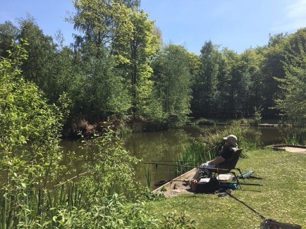 Hollicarrs - Lilypad Lodge