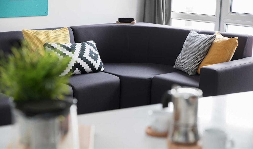 Vibrant Rooms STUDENTS Only - COVENTRY