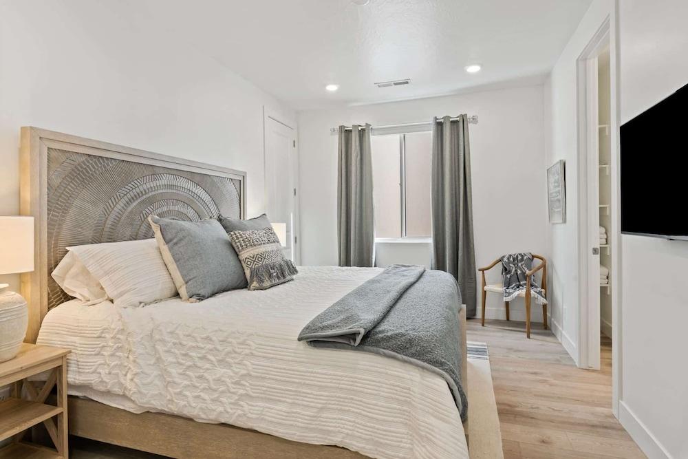 Cloud 9 at Desert Color by RedAwning