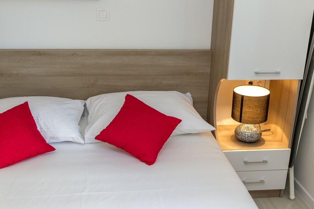 Villa Lumada Pool Apartments