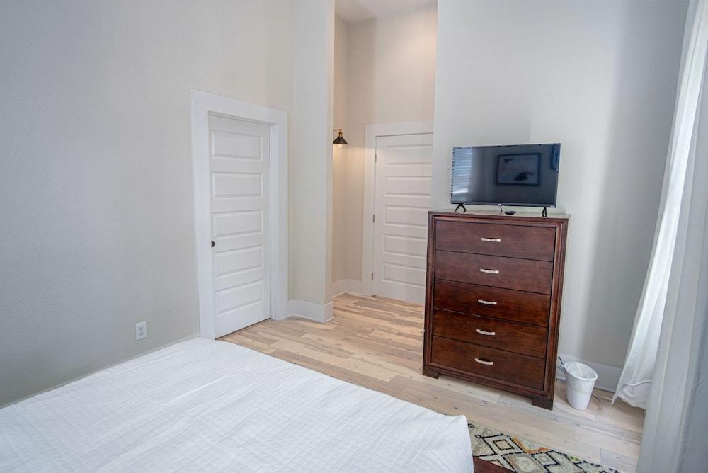 Incredible New 3br/2ba Near Downtown