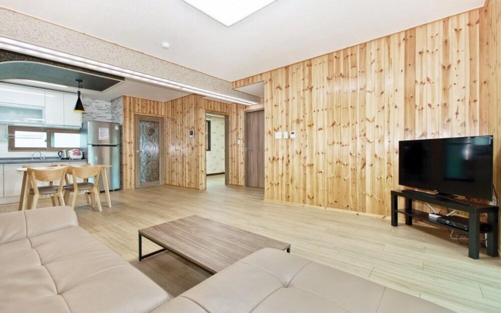 Eunseok Healing Maeul Pensionn