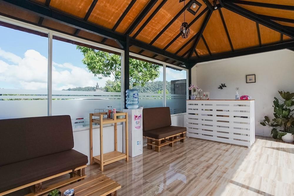 Container Smart Stay (CSS)