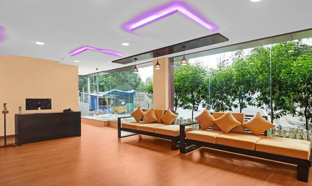 Treebo Trend Purple Square