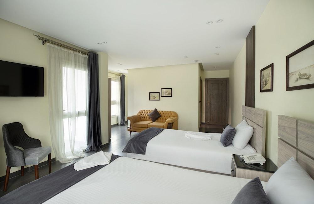 Brothers Pyramids View