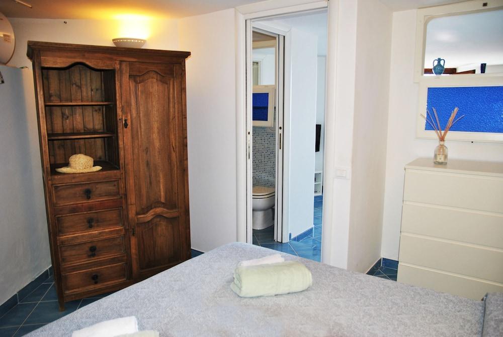 Villa With Terrace Overlooking the sea