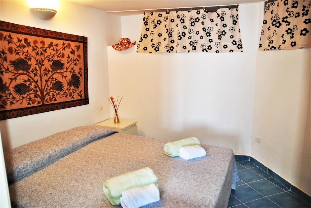 Villa With Terrace Overlooking the sea