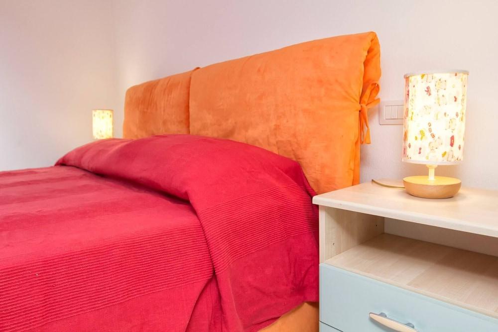 Emerald Apartment With Sea View