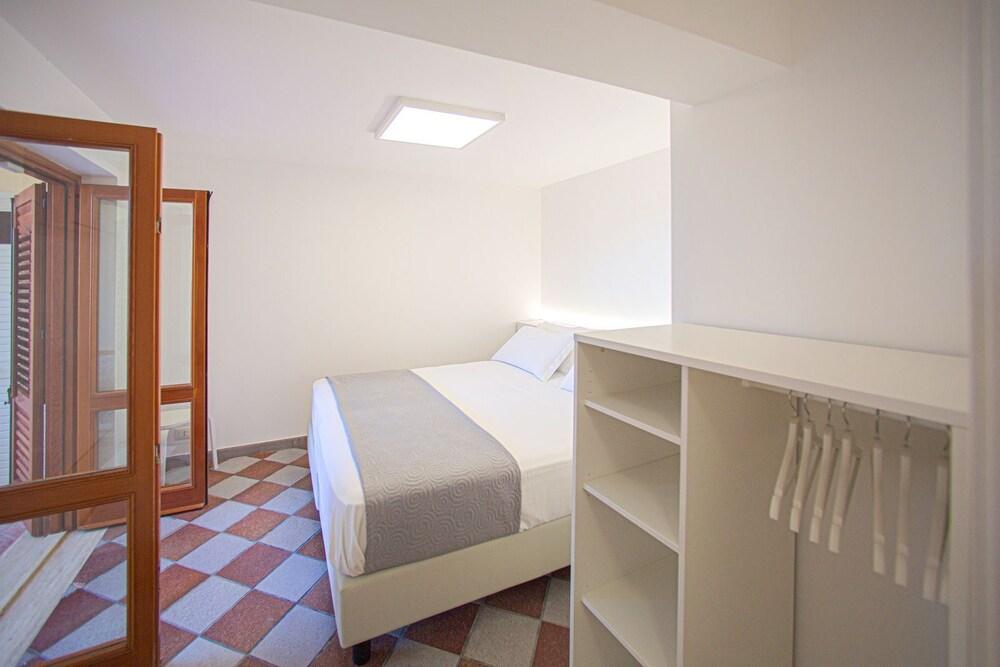 Villa Esmeralda, Exclusive Beachfront Villa