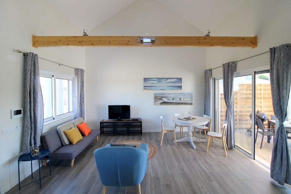 Semi-detached Villa With Pool In Rural Setting