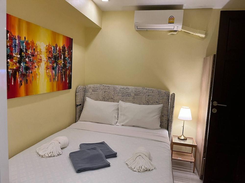 6-35 - 3 Bdr Condo With Balcony and Shared Pool