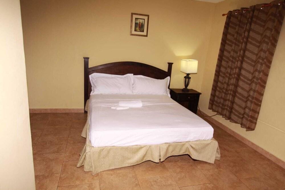 Hotel Citadel Rosehall