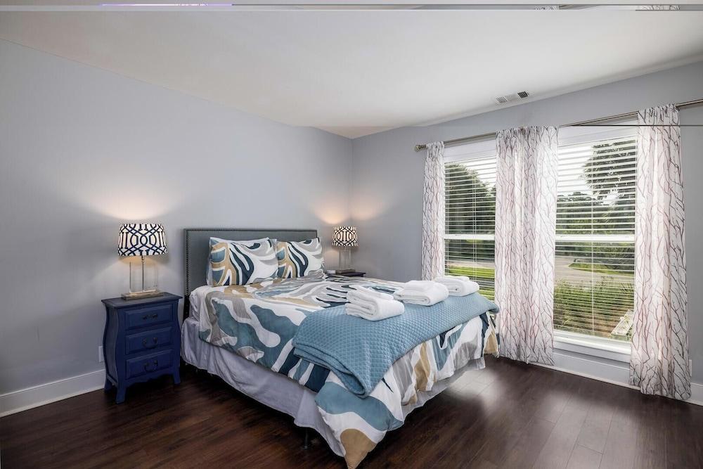 3 Bedroom House With Ocean and Fairway Views