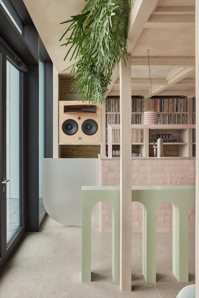 Locke at East Side Gallery