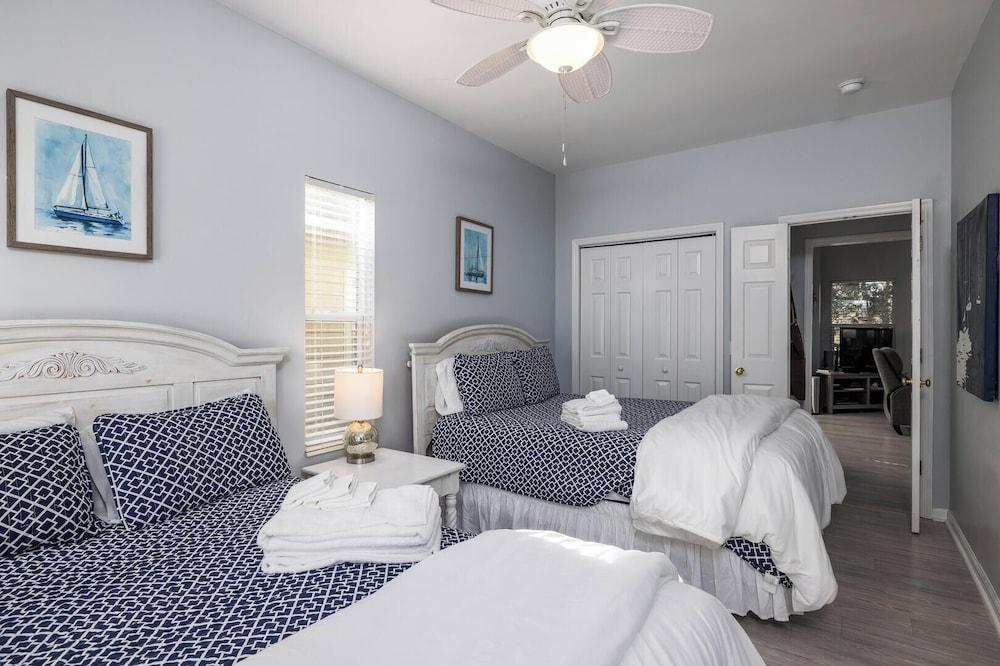 Newly Updated Cottage w/ Amazing Golf Course Views - Near Marina & Beach