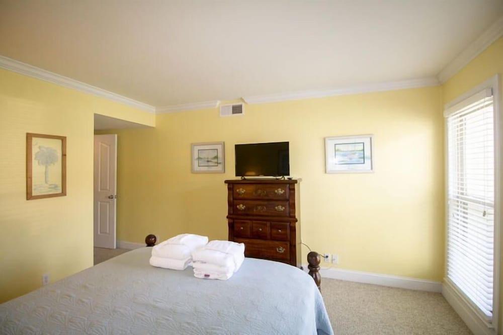 Ocean View Condo w/ Deck & Grill - Steps From Beach Club, Sandbar, & Tennis