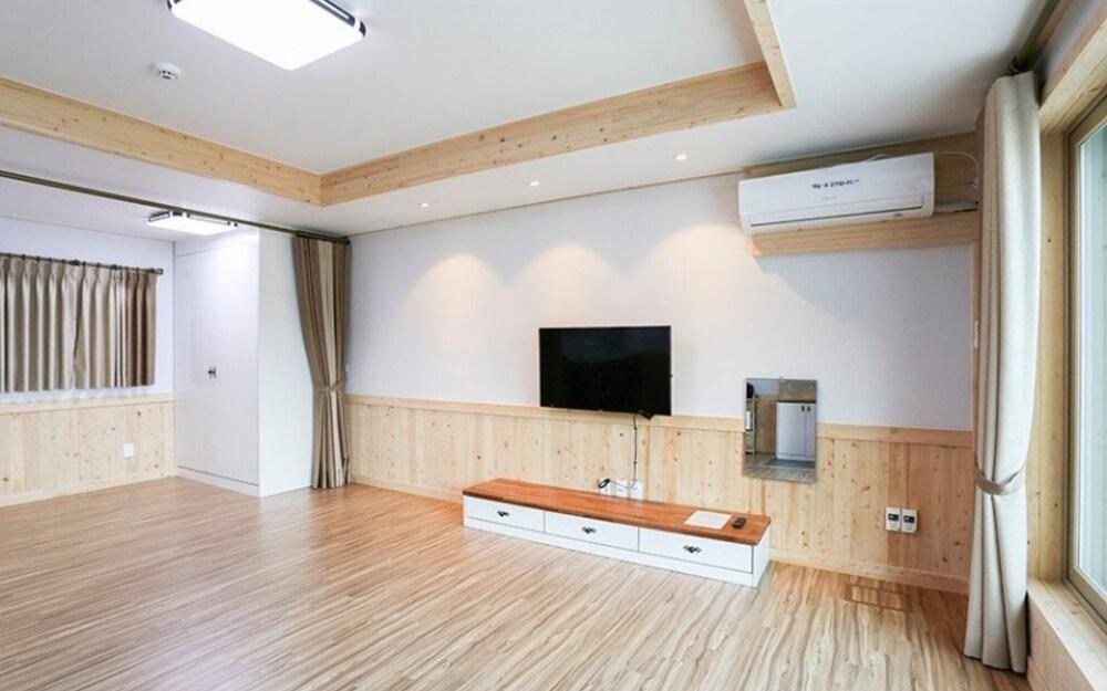 Yeonggwang Beach Central Pension