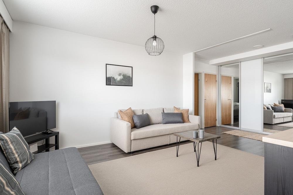 Newly Renovated 1BR Home that Hosts up to 8 Guests