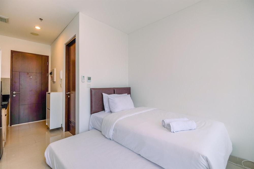 Fancy And Nice Studio Apartment At Ciputra World 2