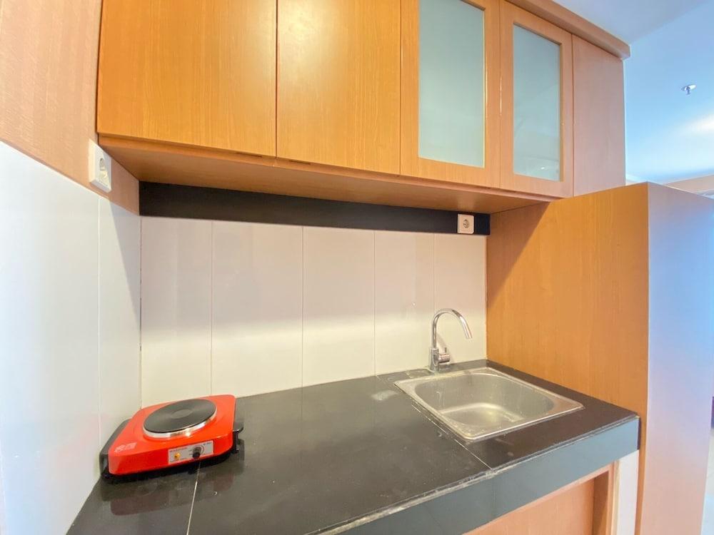 Spacious Chic Studio Room Apartment At Gateway Pasteur