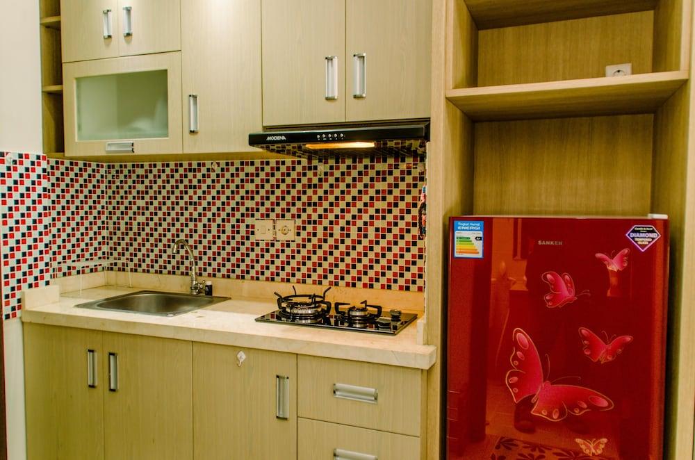 Comfy Studio At Saveria Bsd City Apartment