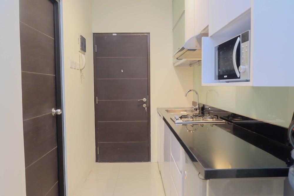 Nice And Comfy Studio Tamansari Semanggi Apartment