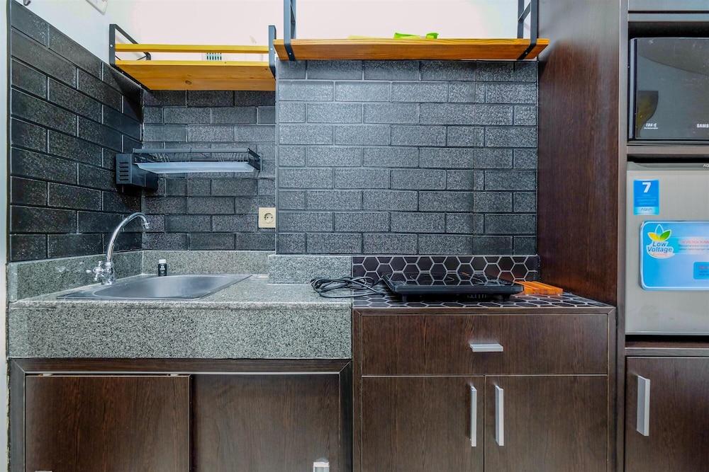 Fancy And Nice Studio At Transpark Cibubur Apartment