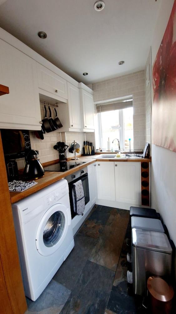 Charming 1-bed Maisonette With Mountain View